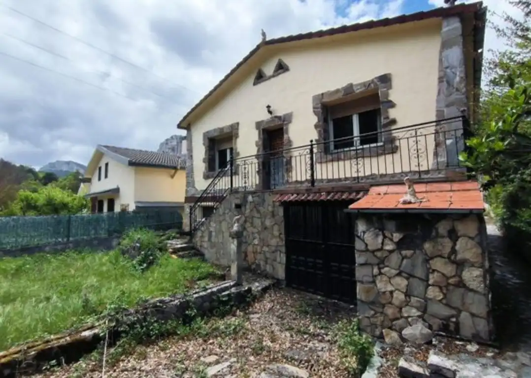 Casa amb piscina en venda a Medina de Pomar, imagen 2