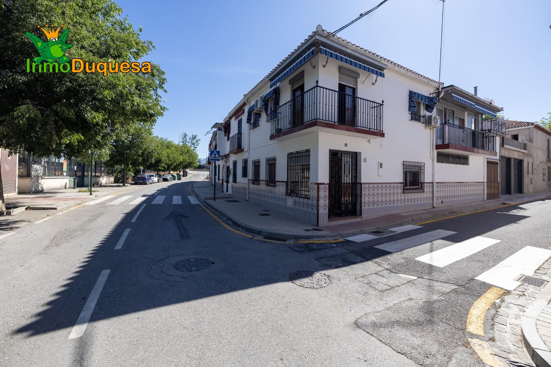 Exterior view of Single-family semi-detached for sale in  Granada Capital  with Terrace, Storage room and Balcony