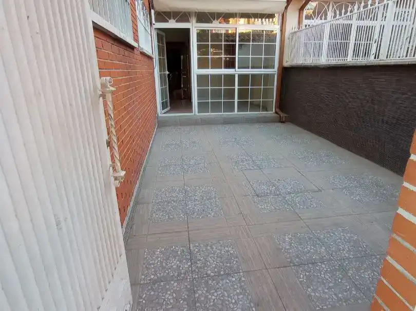 Terrassa de Casa adosada en venda en Alcalá de Henares amb Aire condicionat i Balcó