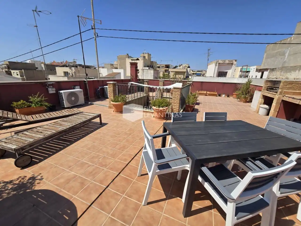 Terraza de Casa o chalet en venta en San Vicente del Raspeig / Sant Vicent del Raspeig con Terraza y Amueblado
