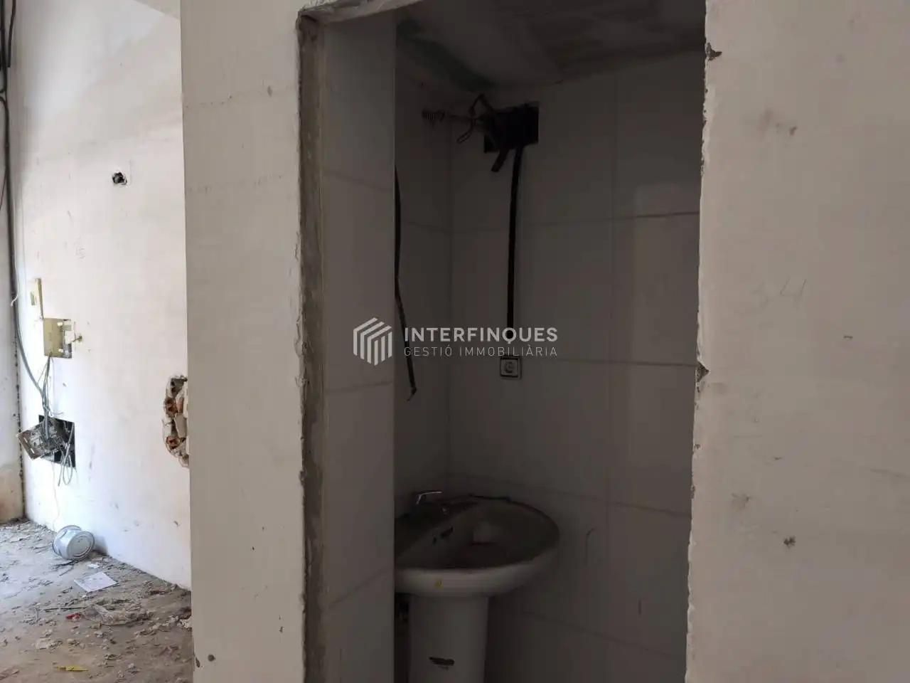 Bathroom of Commercial properties for sale in Badalona