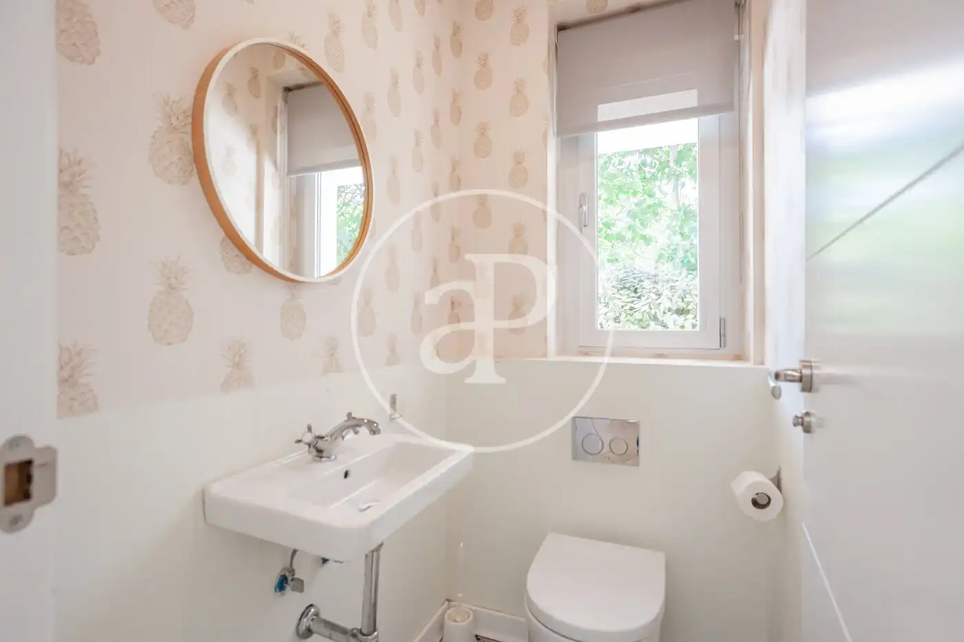 Baño de Casa o chalet de alquiler en Madrid con Aire acondicionado, Calefacción y Jardín privado