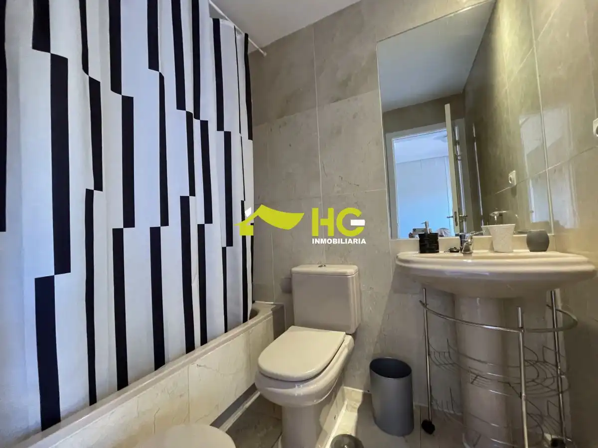 Bathroom of Flat for sale in Villaviciosa de Odón  with Air Conditioner, Heating and Terrace