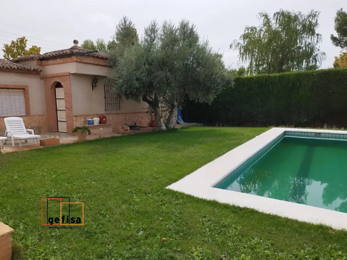 Piscina de Casa o chalet en venta en Valdepeñas con Calefacción, Trastero y Piscina