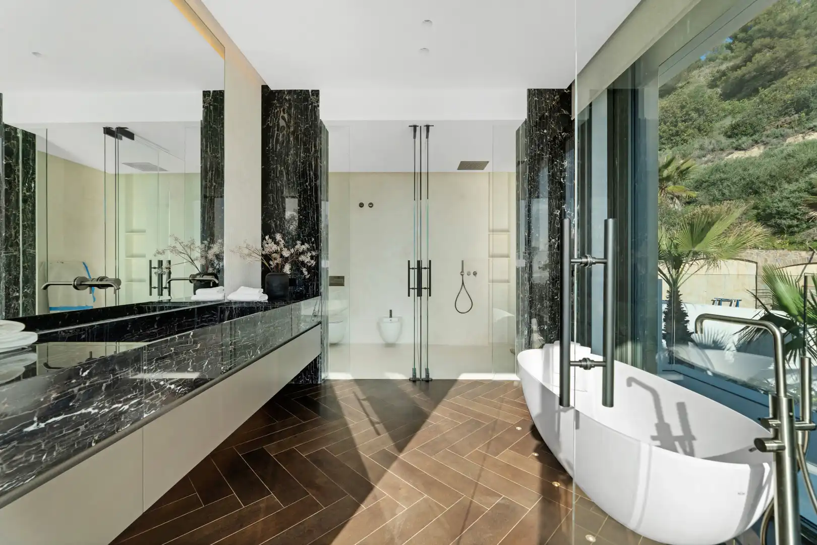 Baño de Casa o chalet en venta en Marbella con Aire acondicionado, Jardín privado y Terraza