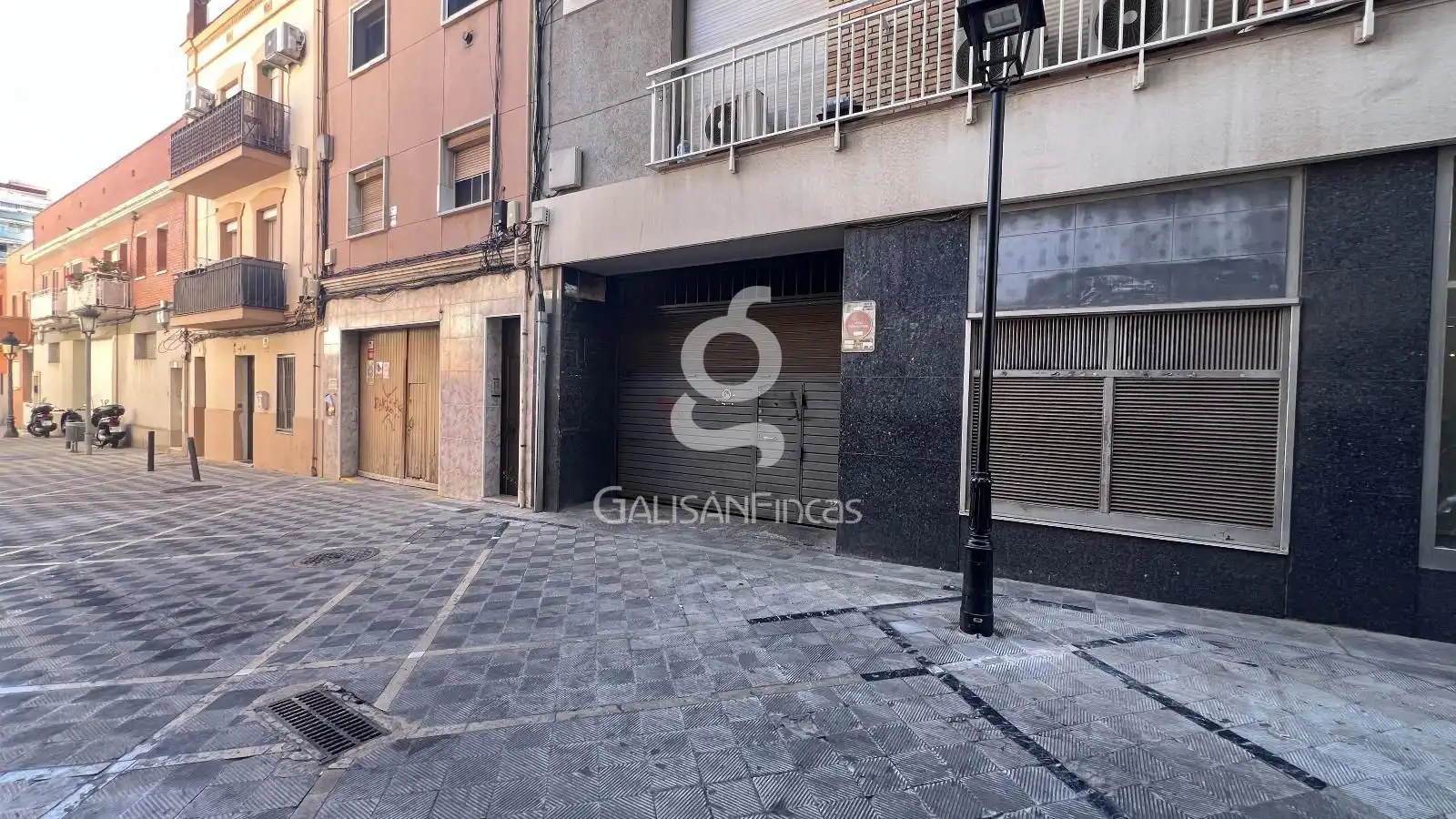 Individual for sale in Enric Prat de la Riba 131