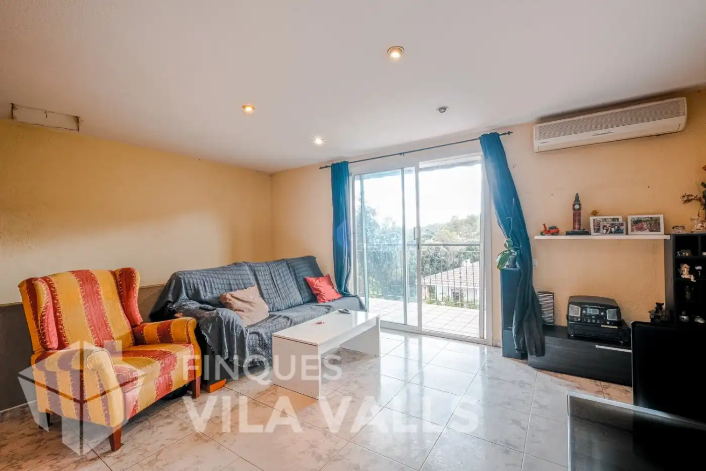 Sala de estar de Casa o chalet en venta en Bigues i Riells del Fai con Calefacción, Jardín privado y Terraza
