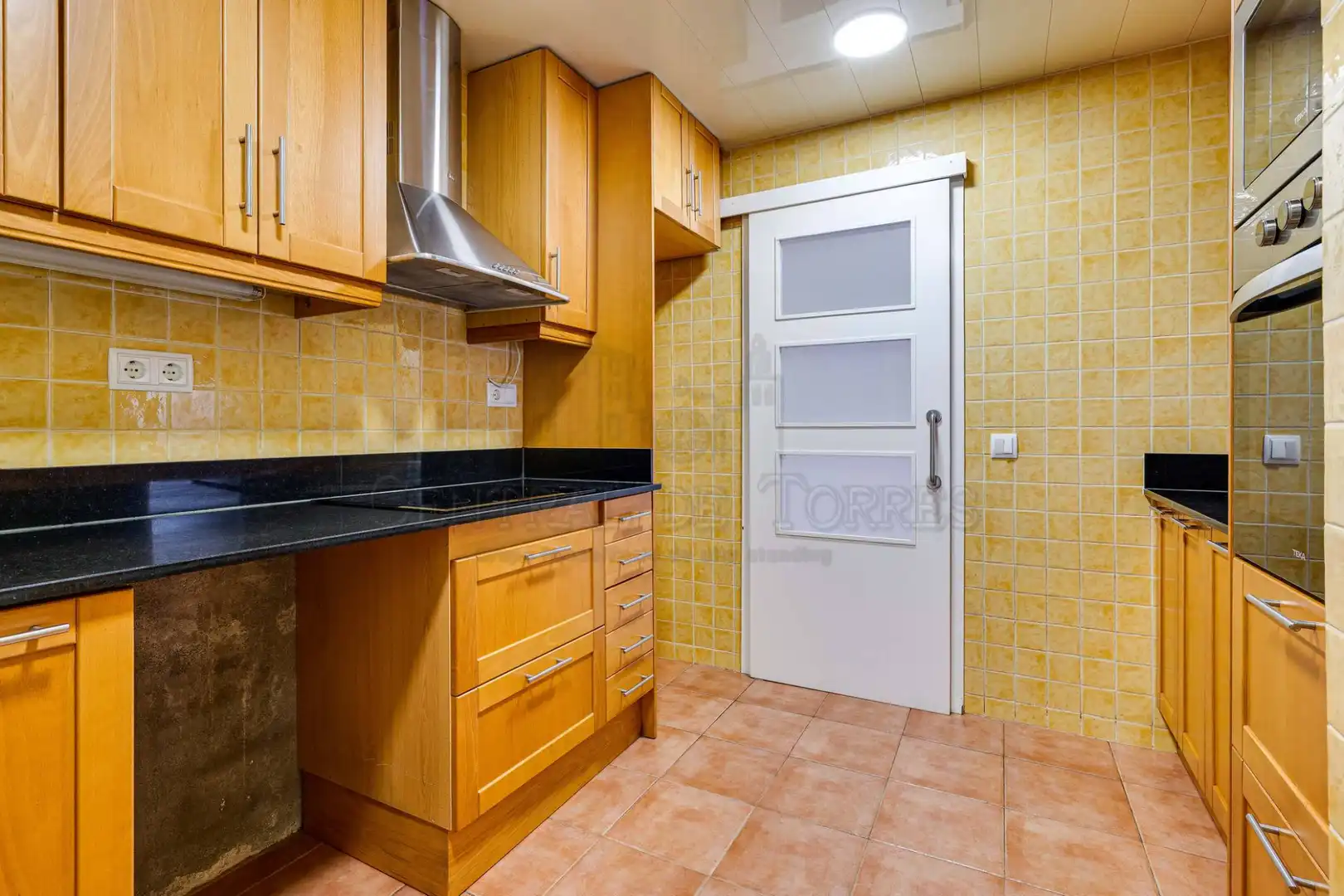 Kitchen of Flat for sale in Sant Cugat del Vallès  with Heating, Parquet flooring and Terrace