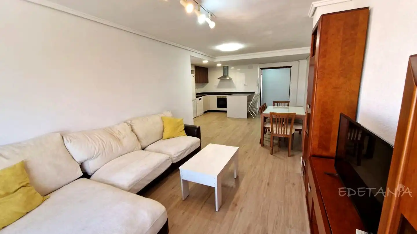 Flat for rent in Moncada  with Air Conditioner and Furnished