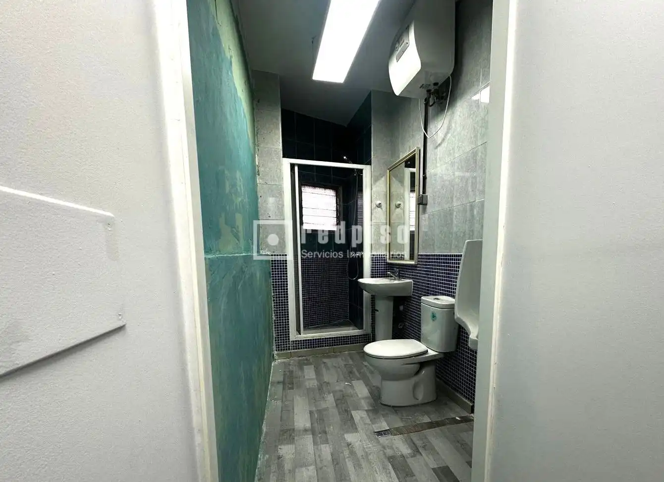 Baño de Local en venta en Madrid con Aire acondicionado y Alarma