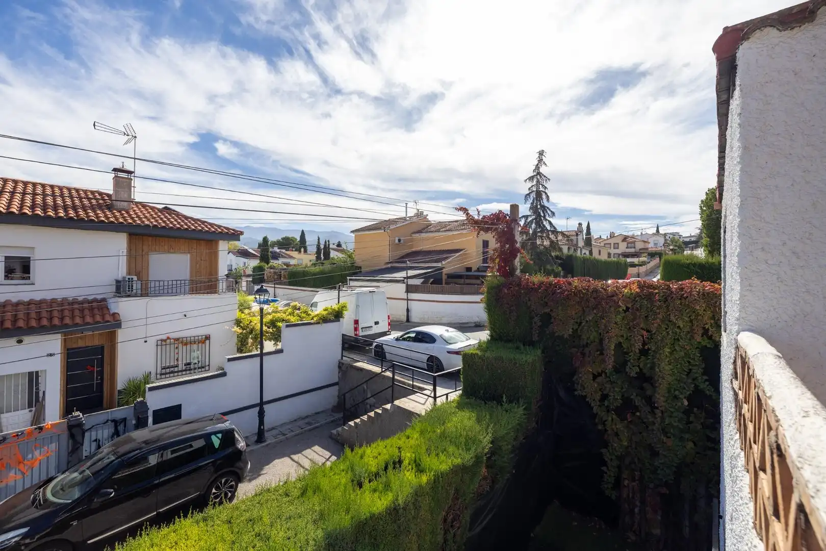 Vista exterior de Casa adosada en venta en Ogíjares con Aire acondicionado, Calefacción y Jardín privado