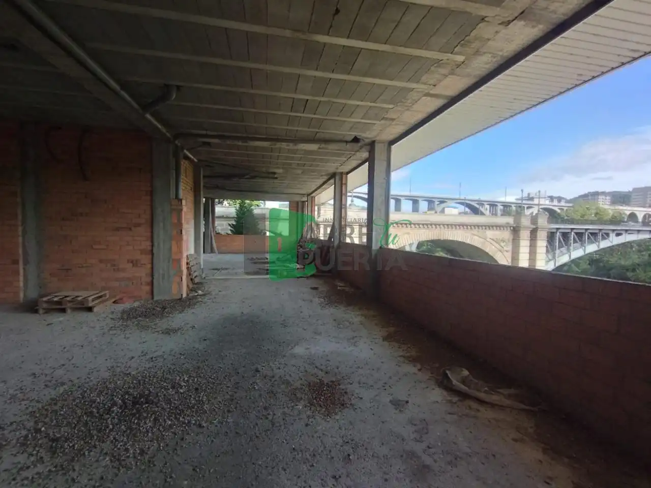 Local comercial de lloguer a A Ponte