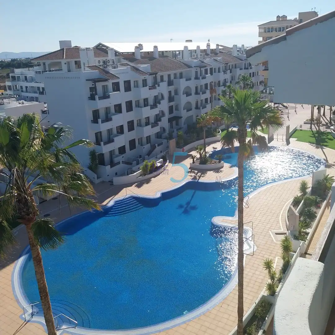 Swimming pool of Flat for sale in Los Alcázares  with Air Conditioner, Heating and Terrace