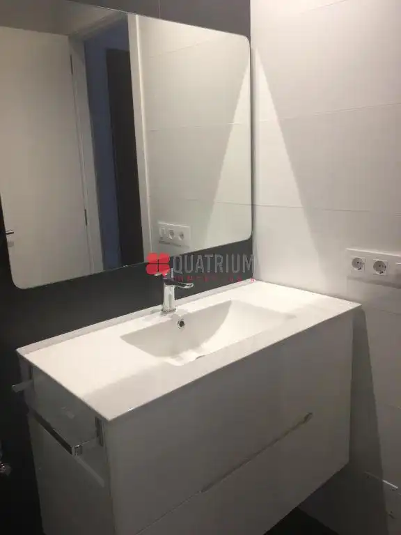 Baño de Piso de alquiler en Santiago de Compostela  con Calefacción y Terraza