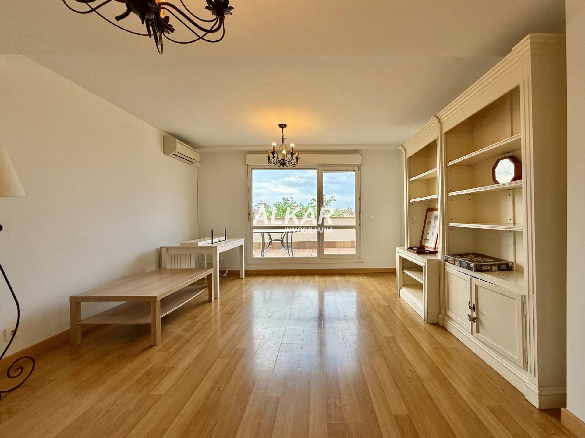 Sala d'estar de Àtic en venda en Tudela amb Aire condicionat, Calefacció i Parquet