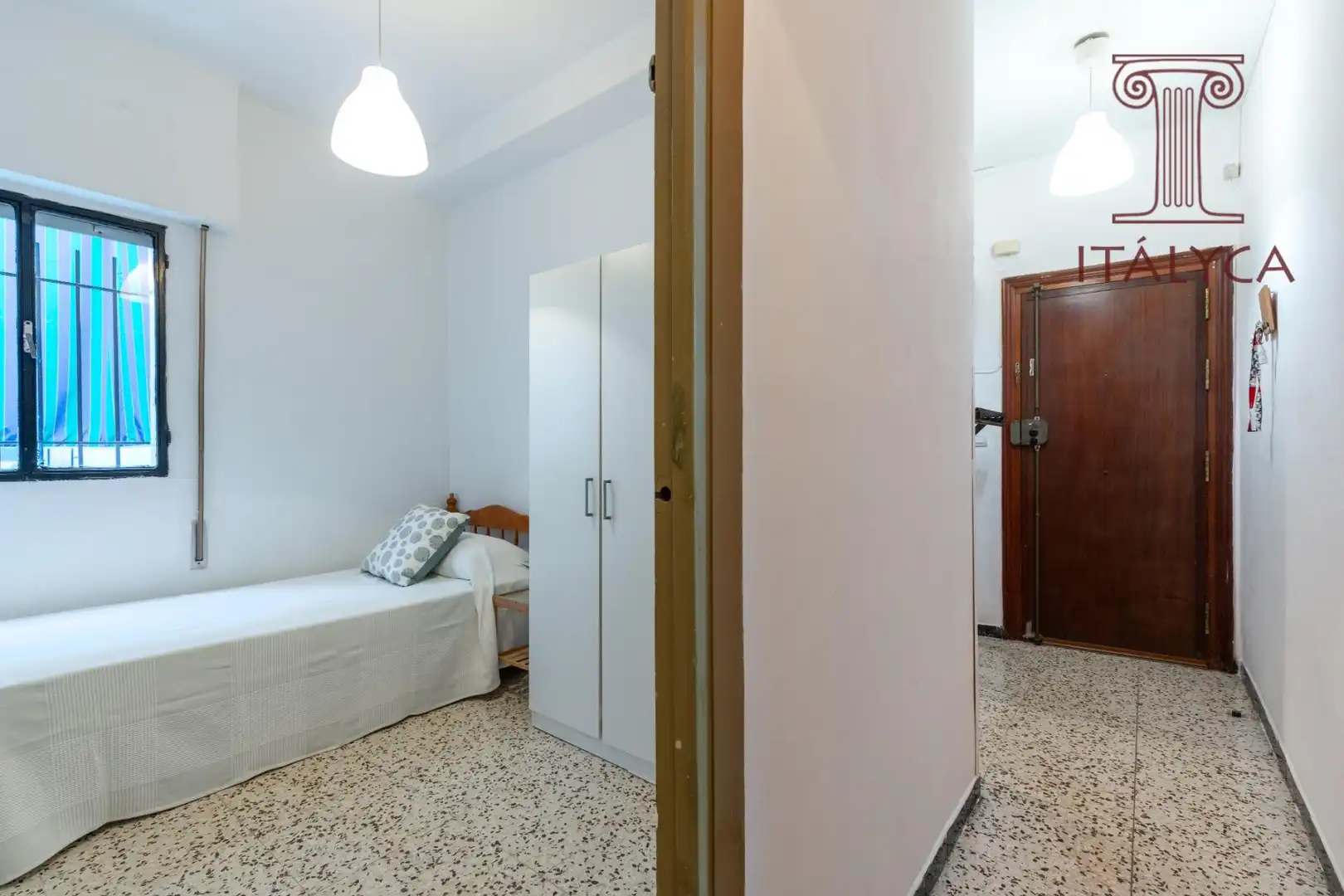 Bedroom of Flat for sale in Sevilla  with Air Conditioner and Terrace