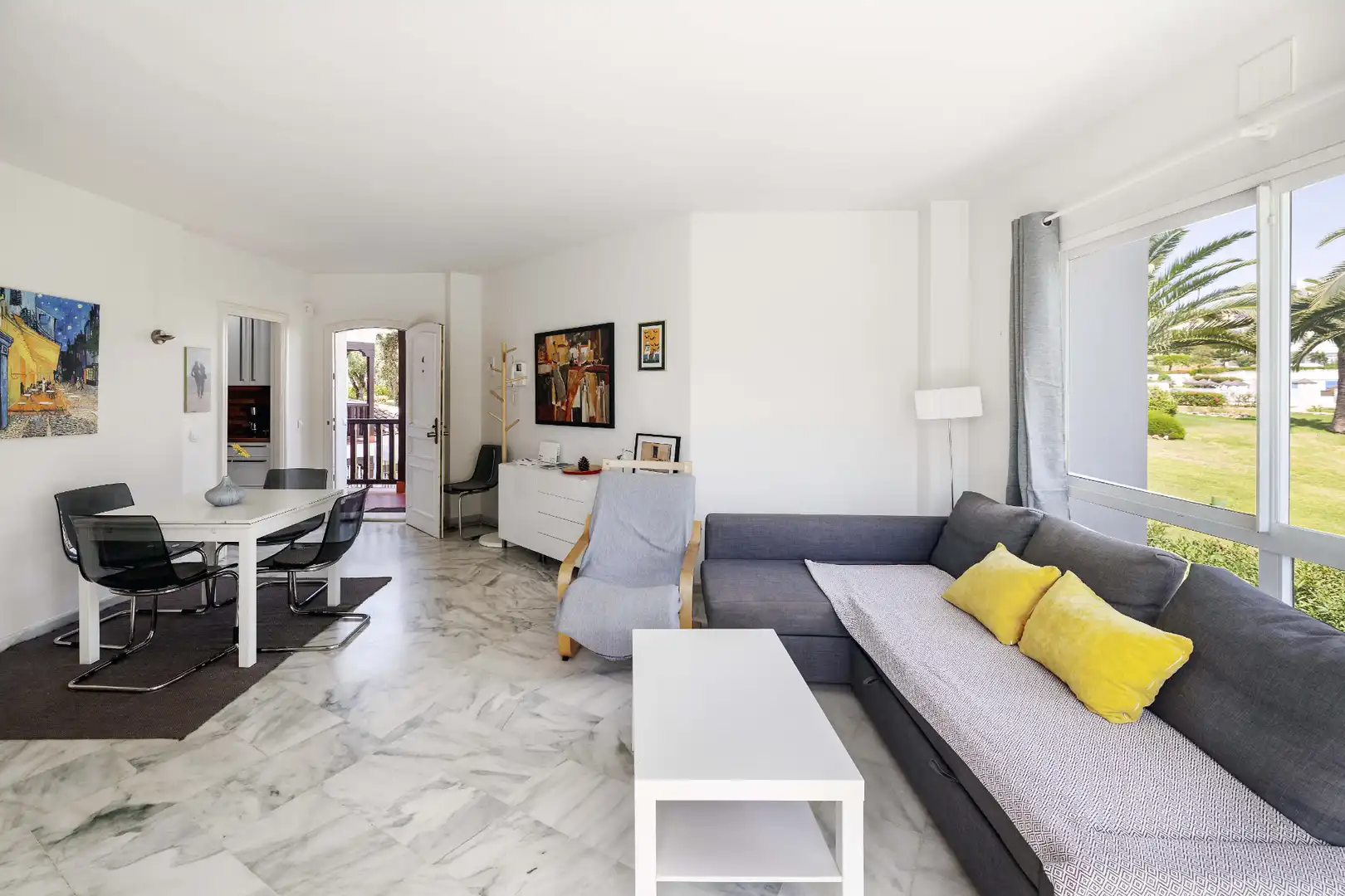 Living room of Flat for sale in Marbella  with Air Conditioner, Heating and Terrace