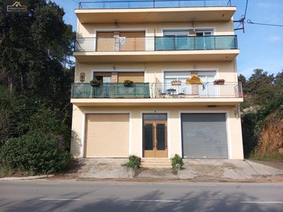 Exterior view of Flat for sale in Sant Cebrià de Vallalta  with Heating, Terrace and Balcony