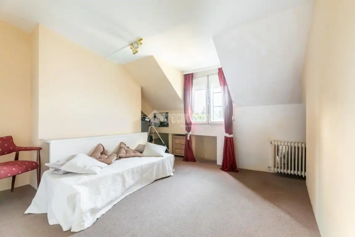 Schlafzimmer von Haus oder Chalet zum Verkauf in Torrelodones mit Heizung, Privatgarten und Terrasse