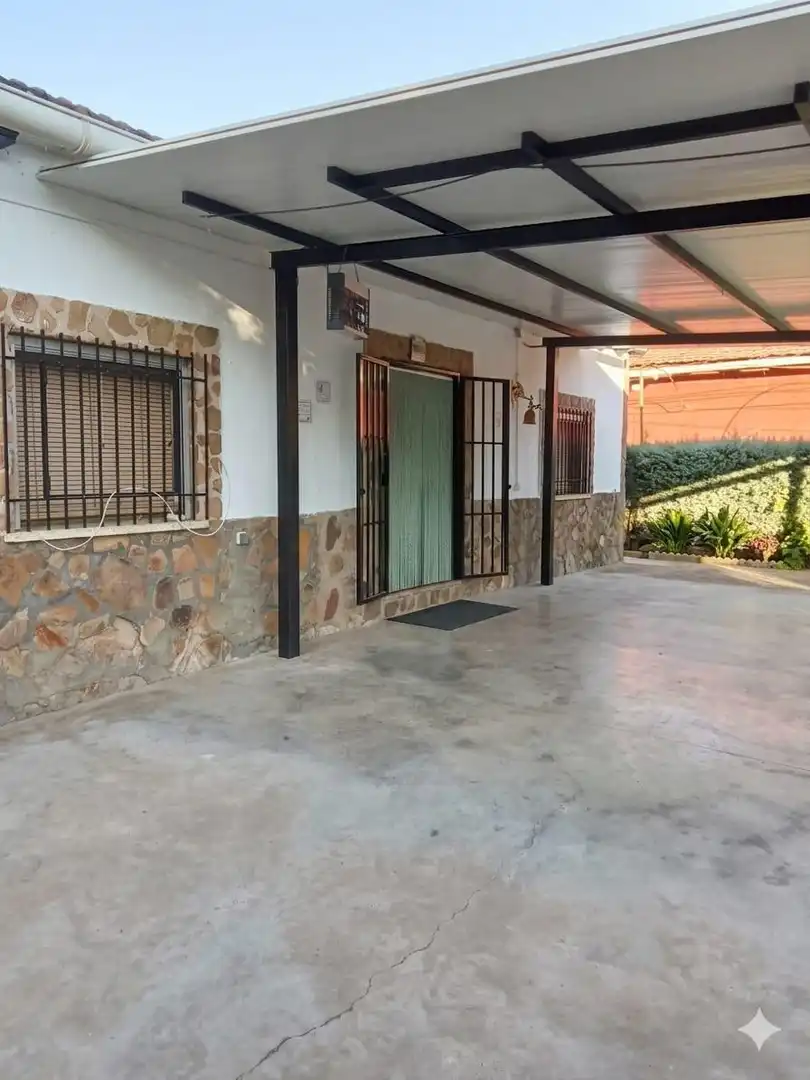 Casa o xalet en venda en Piedrabuena amb Calefacció, Jardí privat i Terrassa