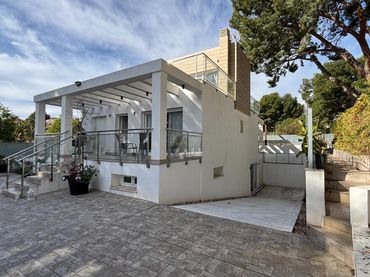 Villa avec balcon à vendre à Coloma