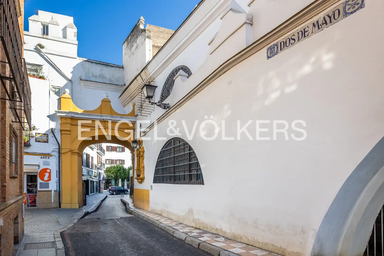 Exterior view of Houses for sale in Sevilla  with Air Conditioner, Heating and Storage room
