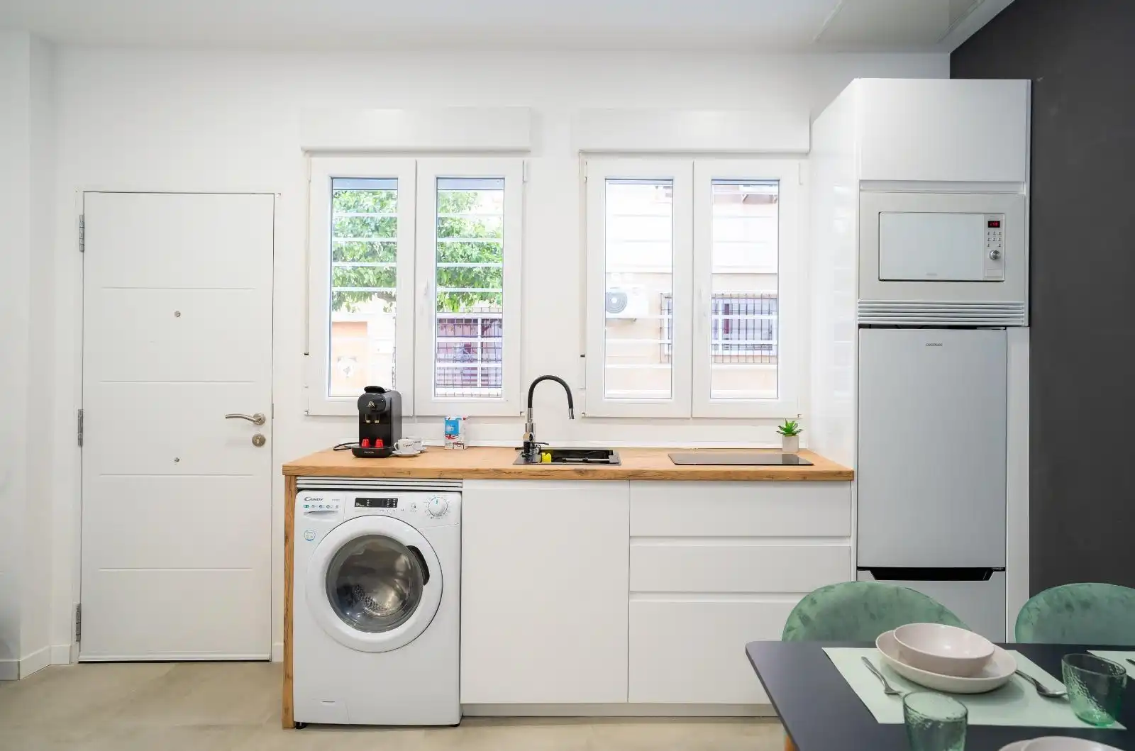 Kitchen of Flat for sale in Málaga  with Air Conditioner, Furnished and Community pool