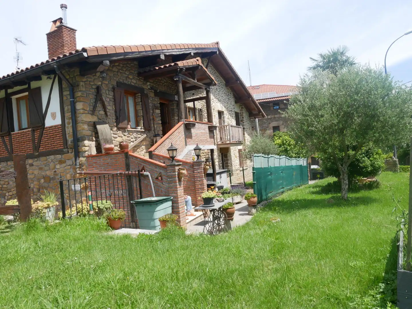 Vista exterior de Casa adosada en venda en Arrankudiaga / Zollo amb Calefacció i Jardí privat