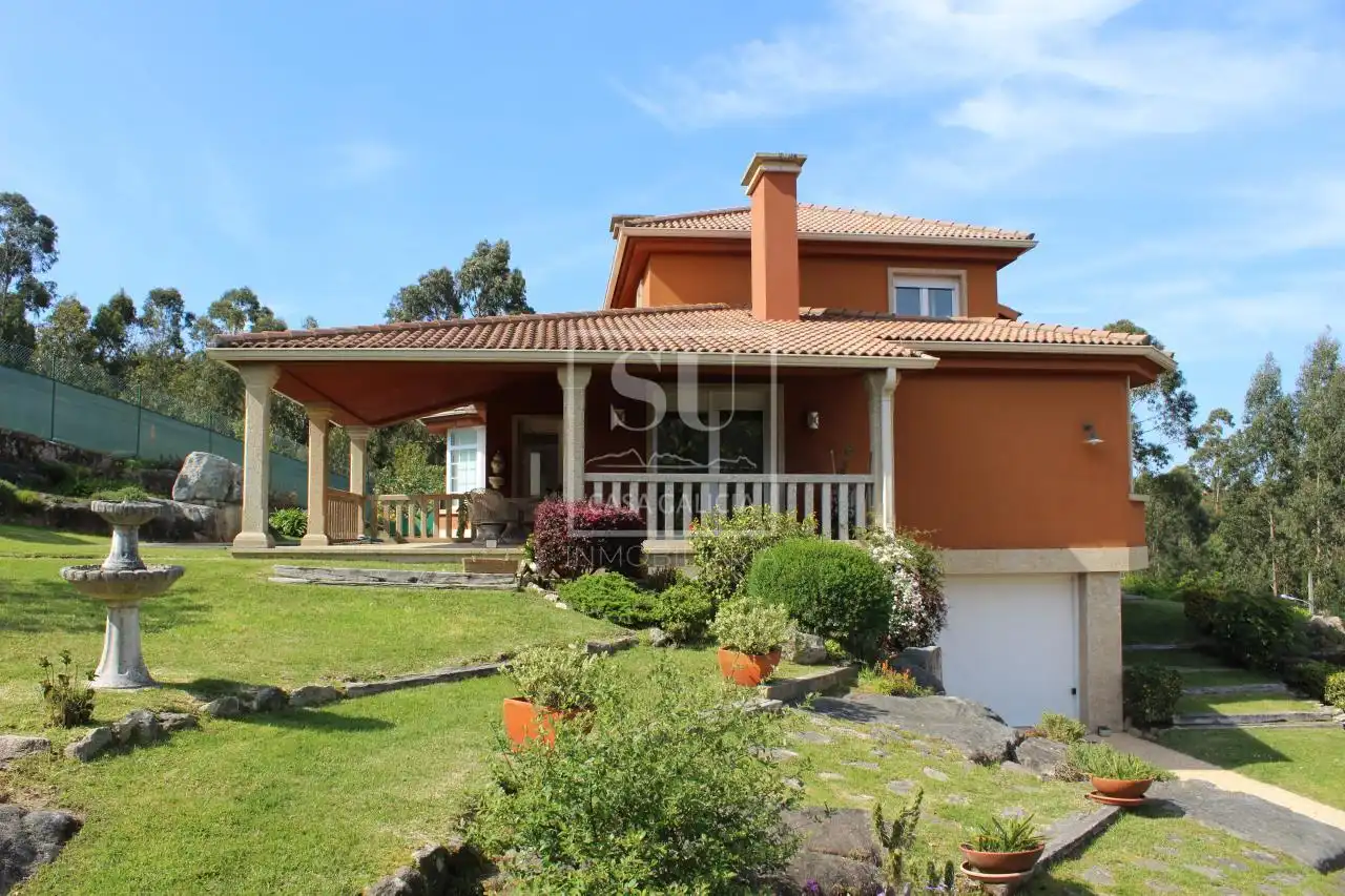 Vista exterior de Casa o xalet en venda en Baiona amb Calefacció, Jardí privat i Terrassa