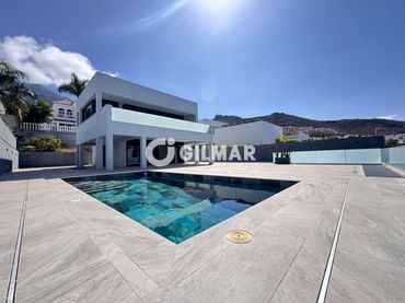 Xalet amb piscina en venda a Costa Adeje