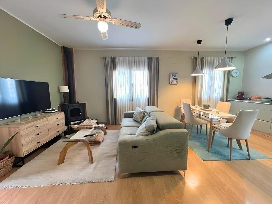 Living room of House or chalet for sale in Grazalema  with Air Conditioner, Private garden and Parquet flooring