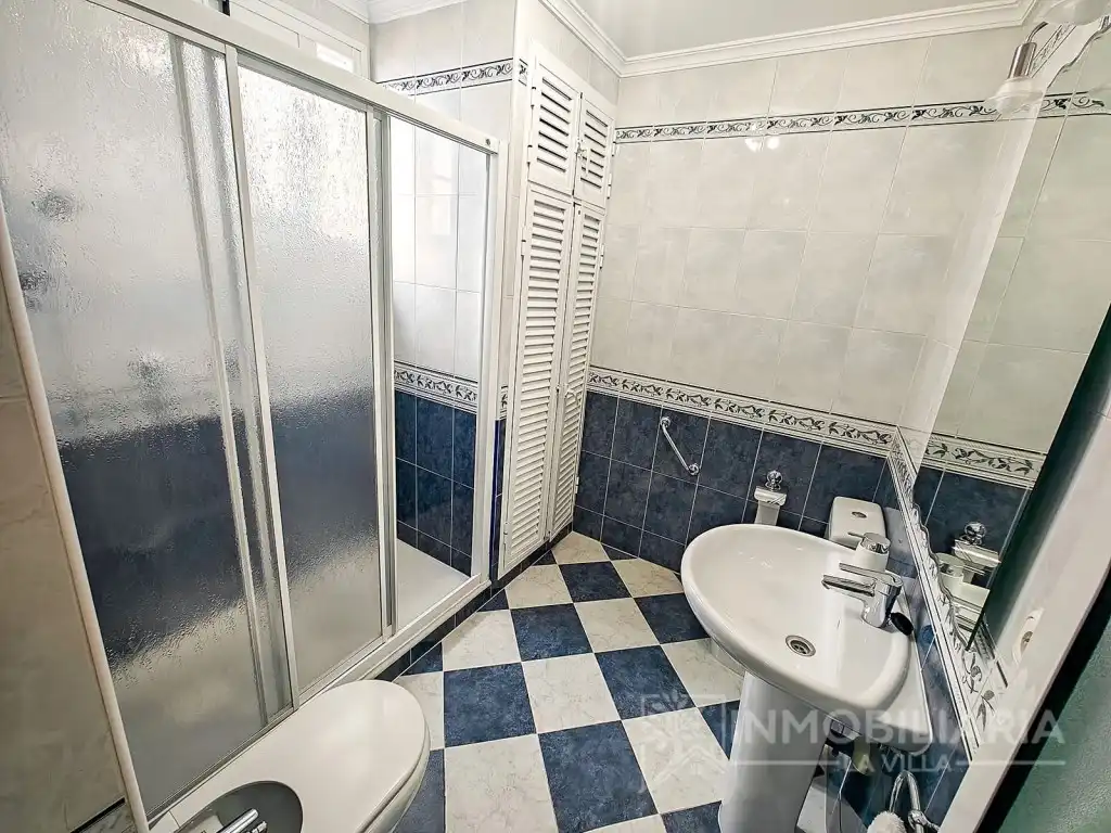 Bathroom of Houses for sale in Coín