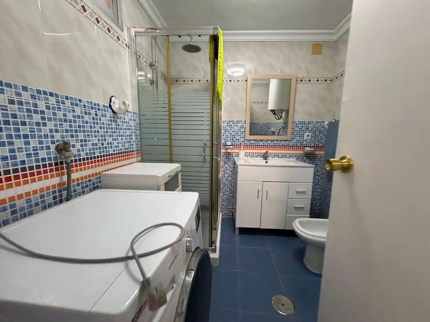 Bany de Casa adosada en venda en Ardales amb Jardí privat, Terrassa i Moblat