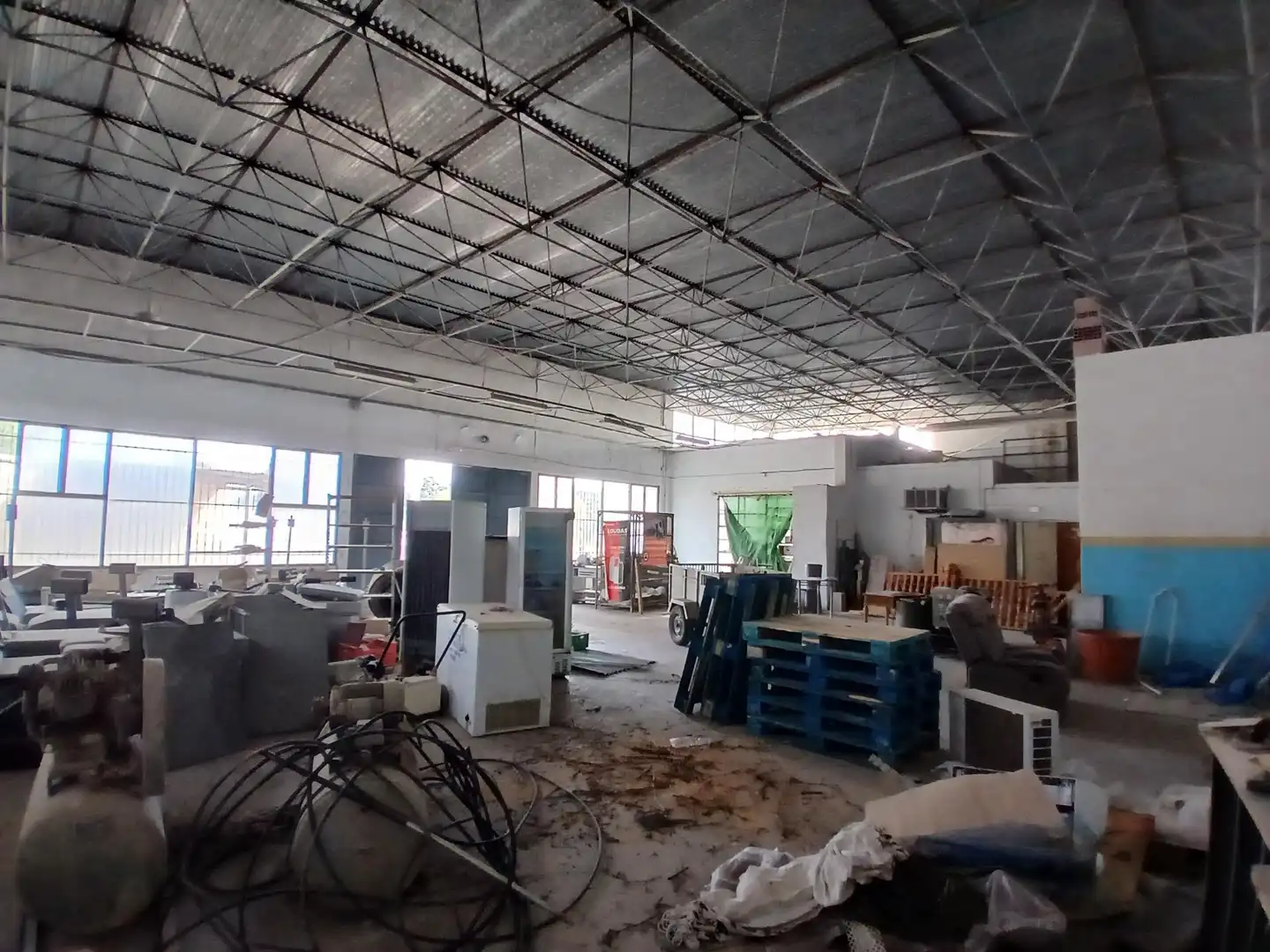 Nave industrial en venta en Algueña