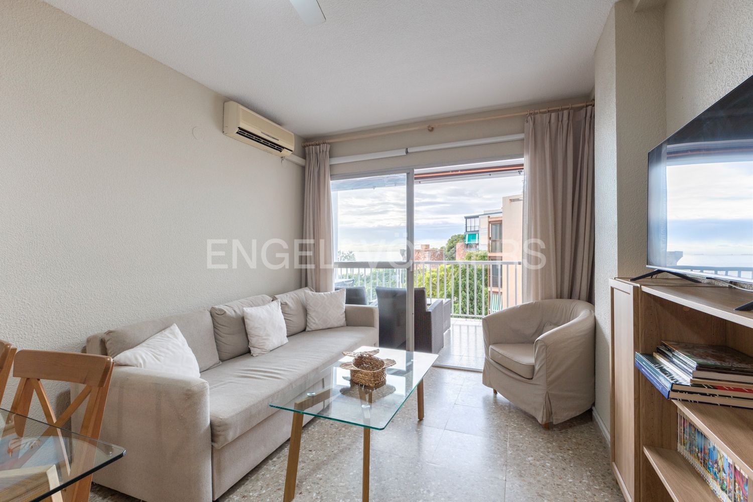 Sala d'estar de Apartament en venda en Benicasim / Benicàssim amb Aire condicionat, Calefacció i Jardí privat