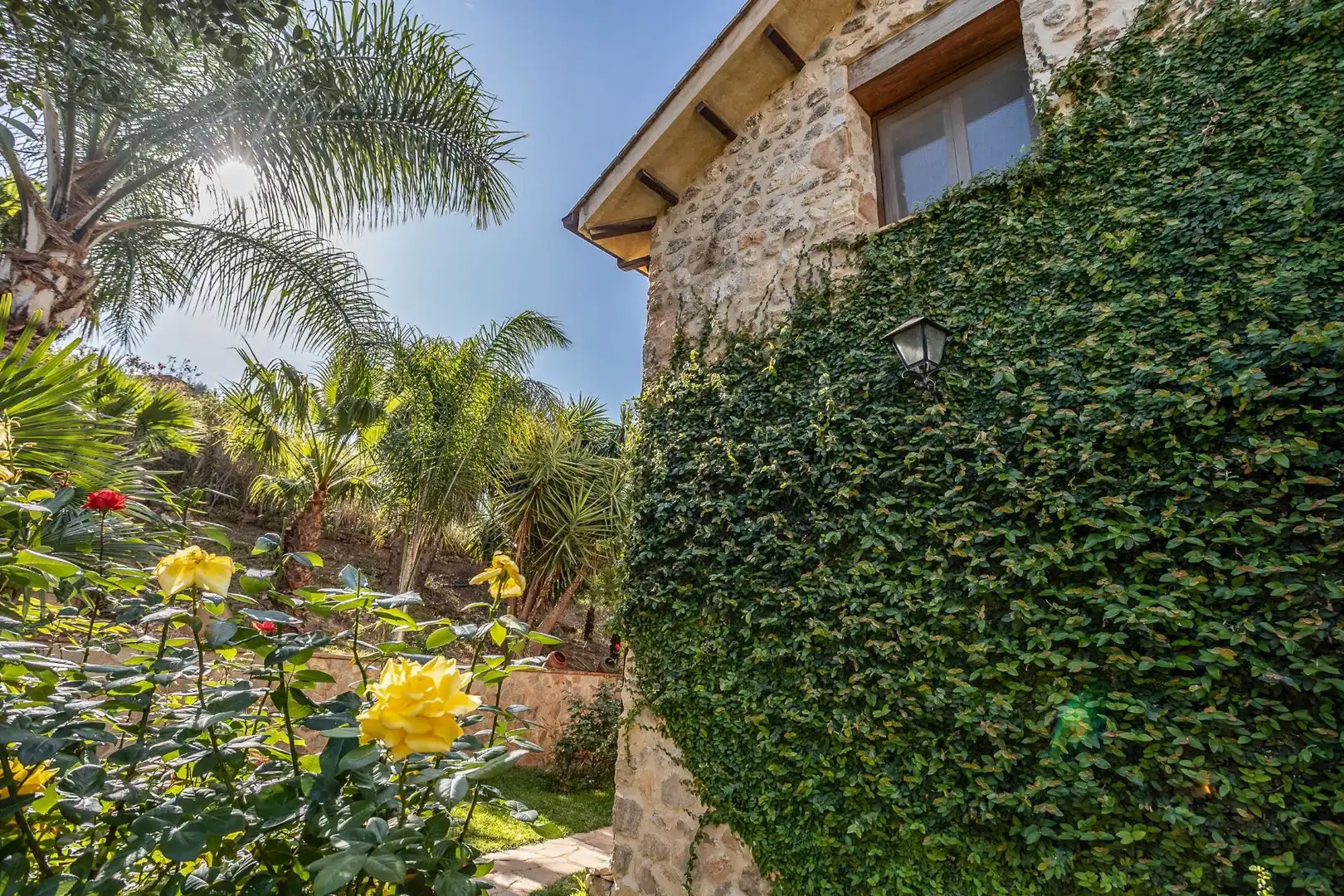 Vista exterior de Casa o xalet en venda en Pedralba amb Aire condicionat, Calefacció i Jardí privat