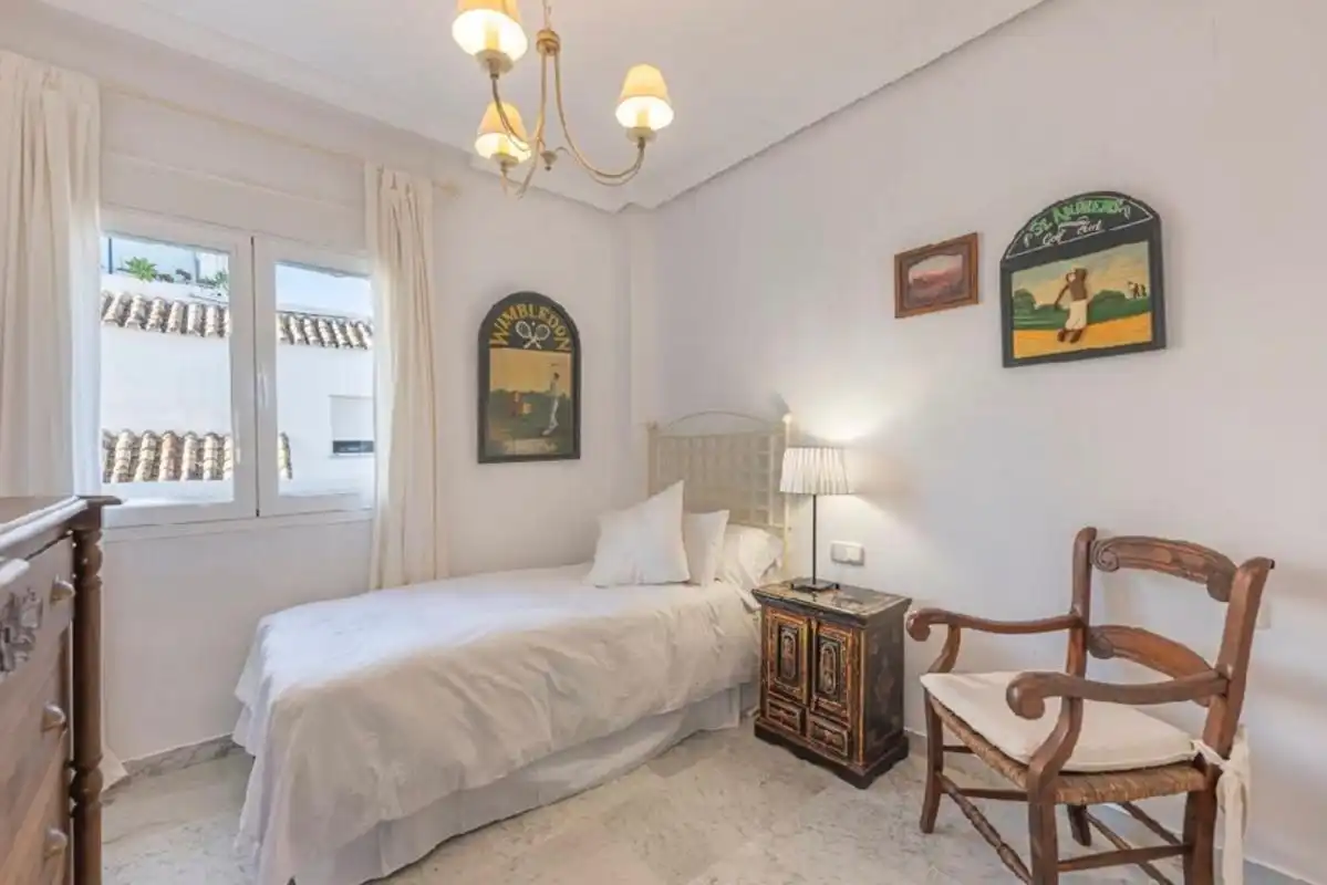 Schlafzimmer von Wohnung zum Verkauf in Marbella mit Klimaanlage, Heizung und Schwimmbad