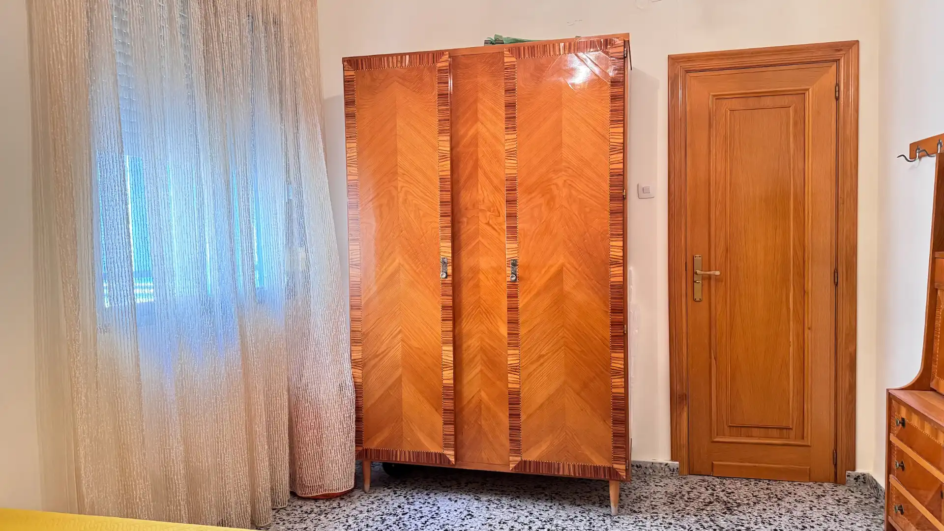Bedroom of Flat for sale in Valencia