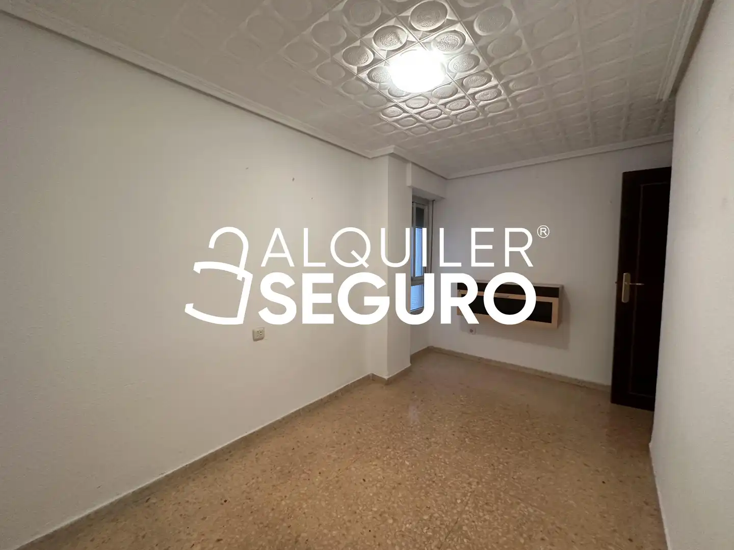 Dormitori de Pis de lloguer en Benetússer amb Aire condicionat, Terrassa i Moblat