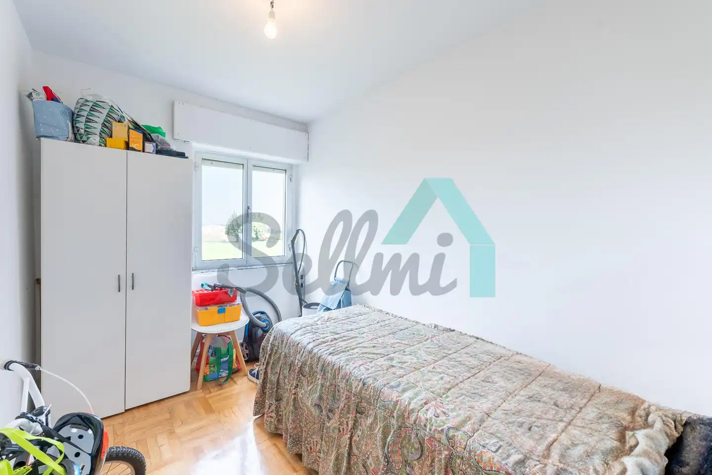 Habitación de Planta baja en venta en Avilés con Calefacción, Parquet y Trastero