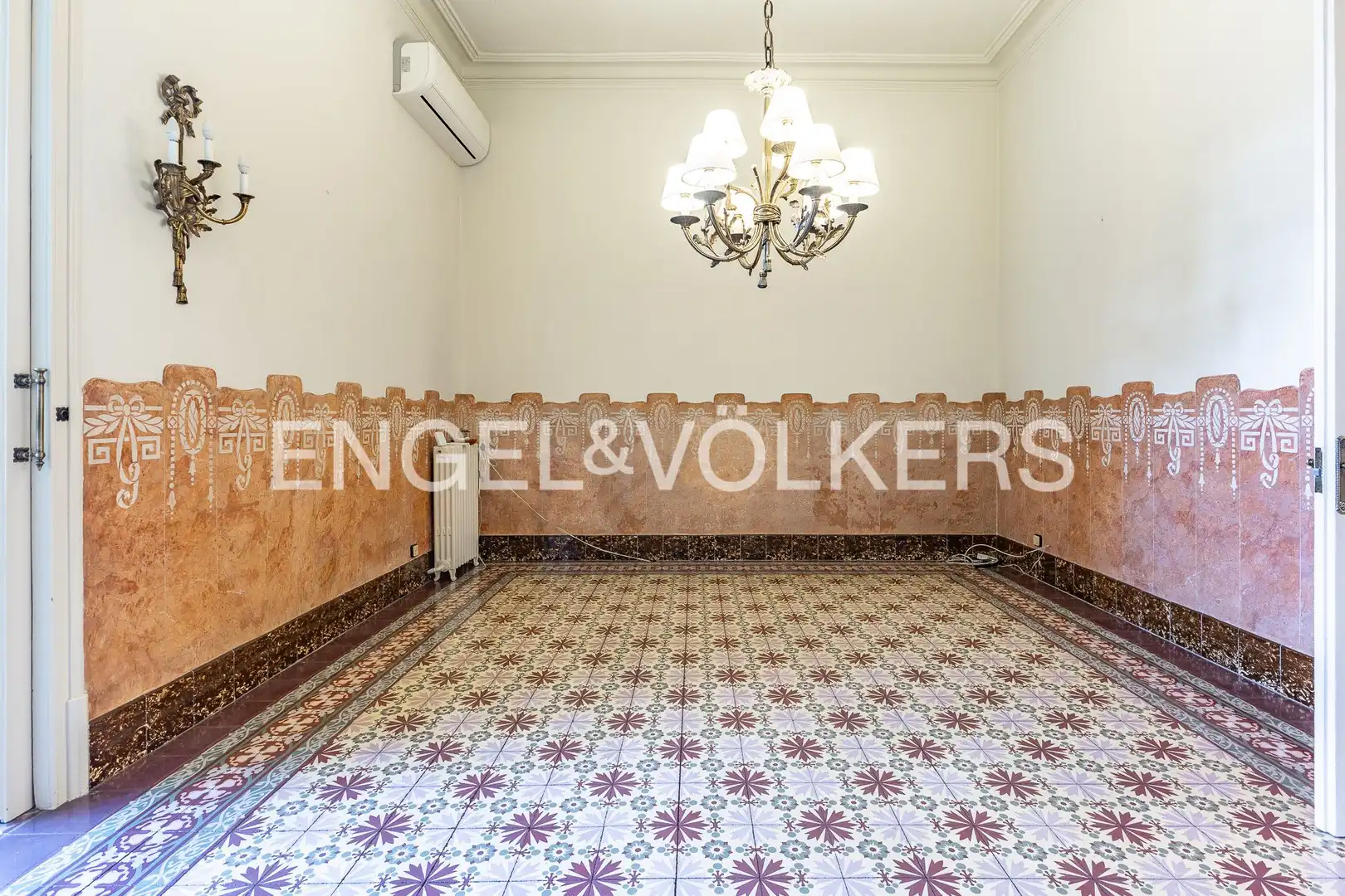 Menjador de Casa adosada de lloguer en Badalona amb Aire condicionat, Calefacció i Jardí privat