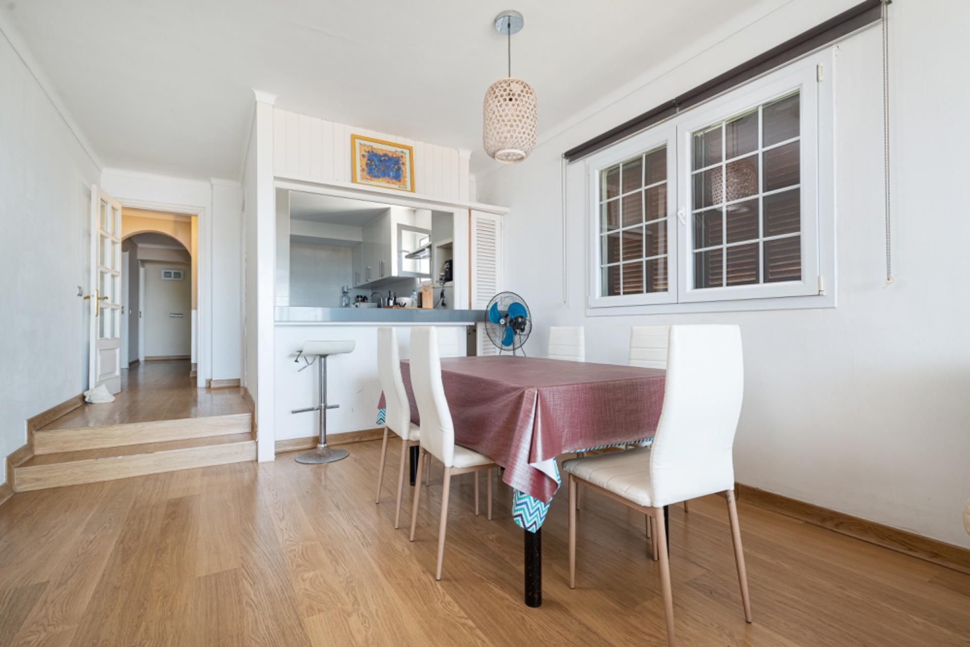 Menjador de Apartament en venda en Alcúdia amb Aire condicionat, Jardí privat i Terrassa