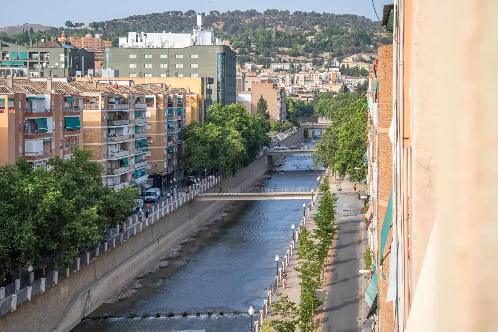 Außenansicht von Dachboden zum Verkauf in Granada mit Klimaanlage