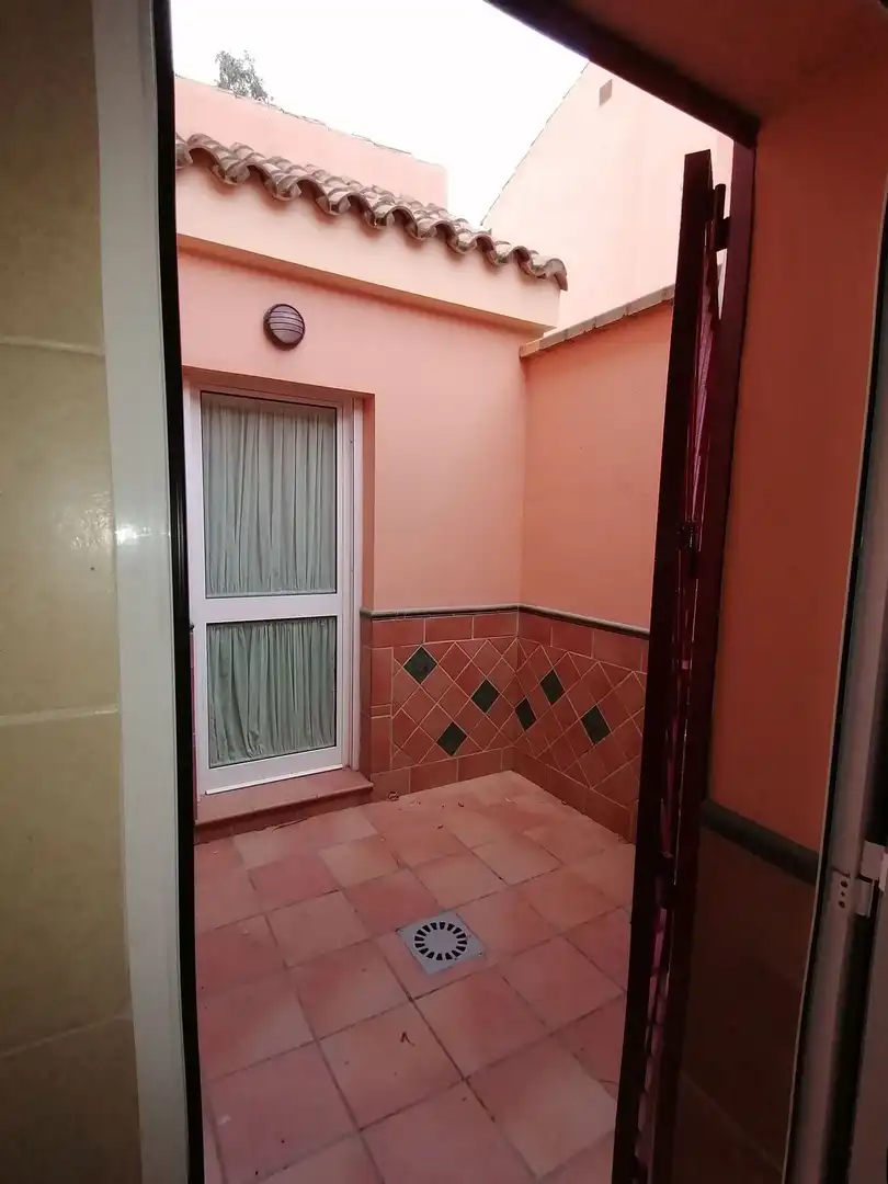 Terrassa de Casa adosada de lloguer en Algeciras amb Jardí privat, Terrassa i Traster