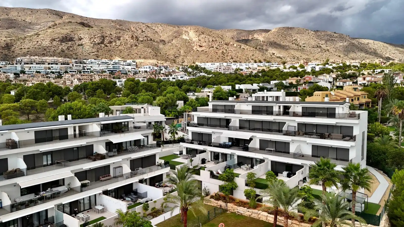 Casa o chalet de alquiler en Calle Londres, 9, Golf Bahía