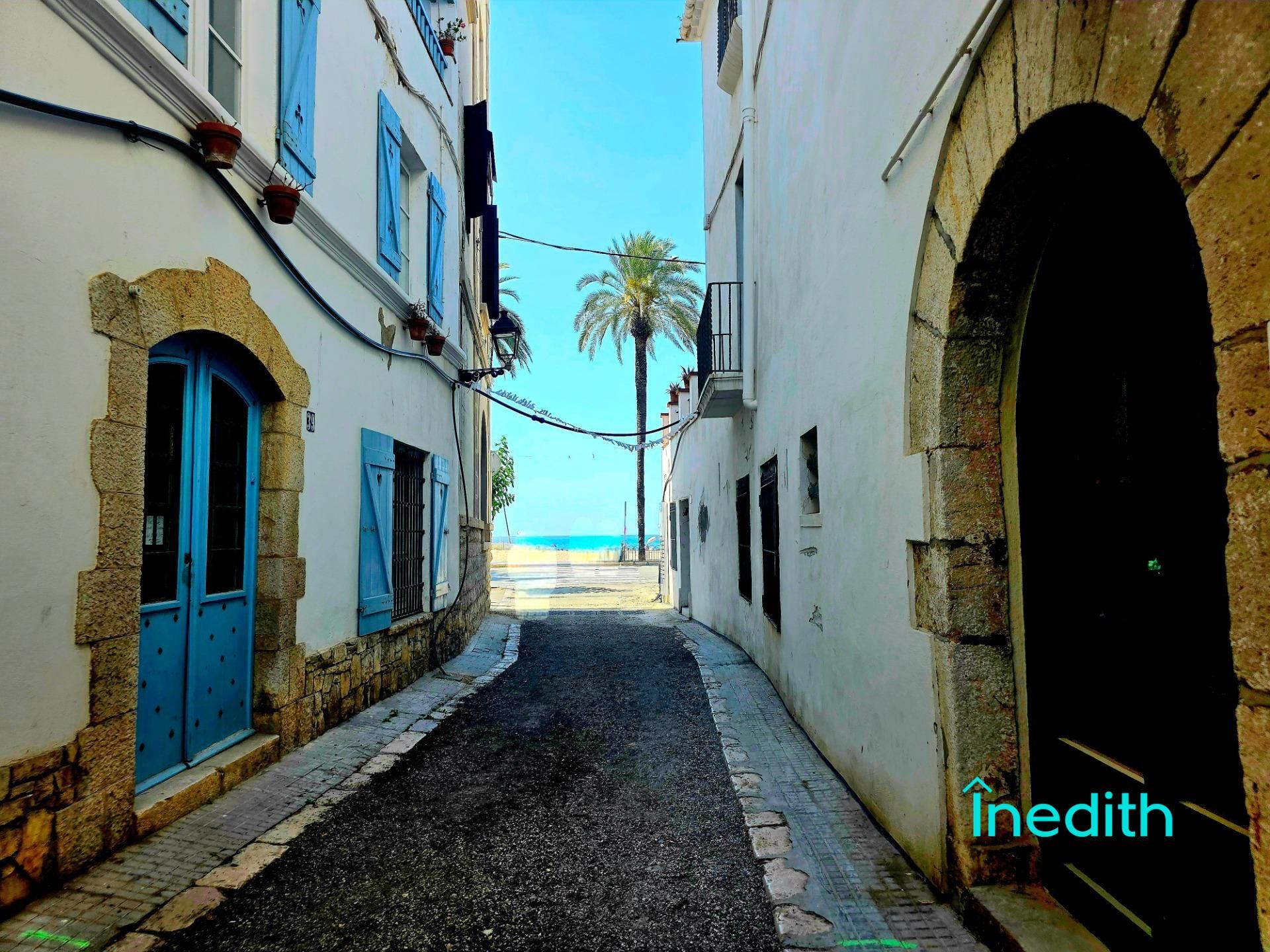 Vista exterior de Pis en venda en Sitges amb Terrassa i Balcó