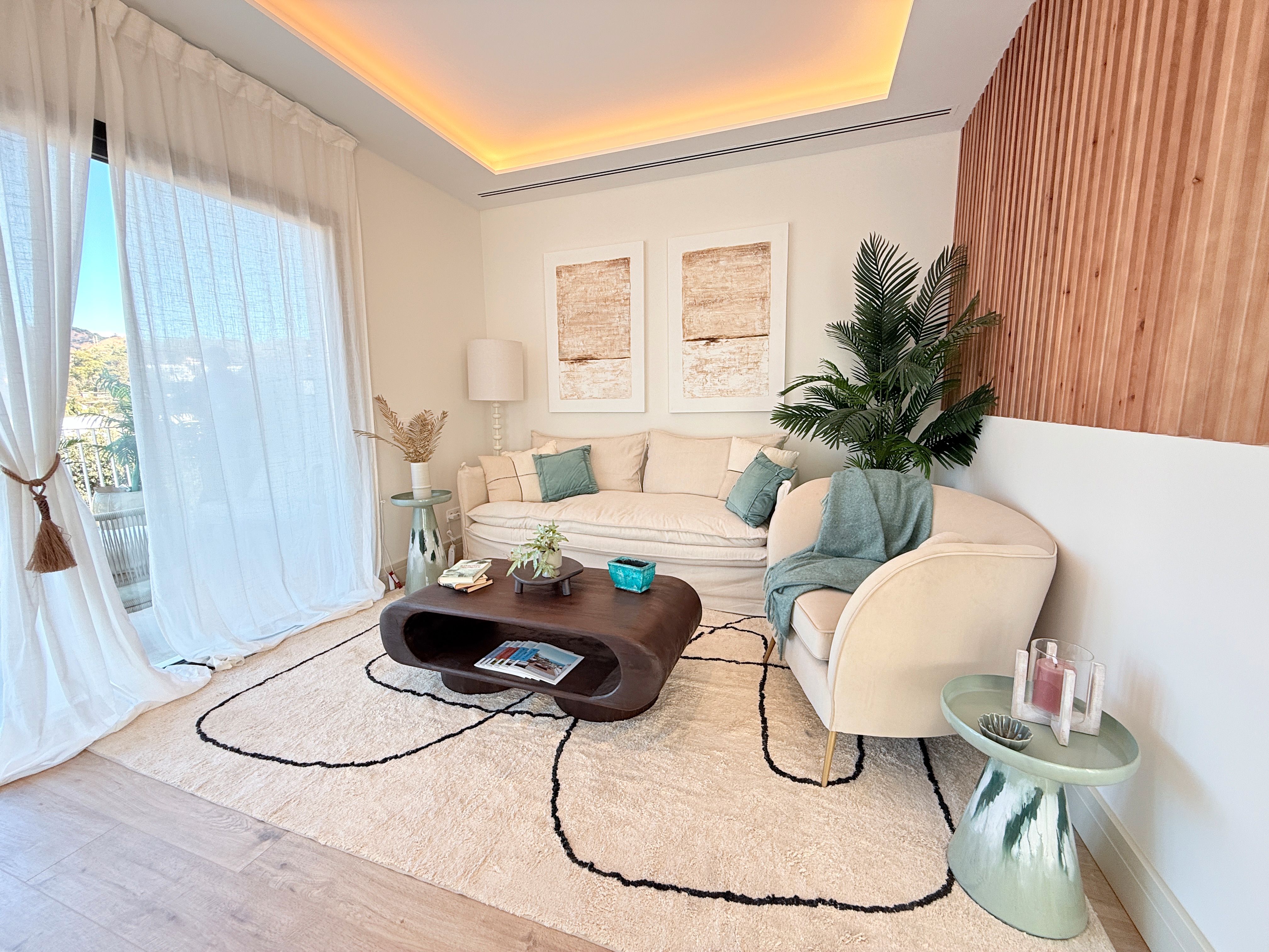 Sala d'estar de Casa adosada en venda en Málaga Capital amb Jardí privat, Balcó i Piscina comunitària