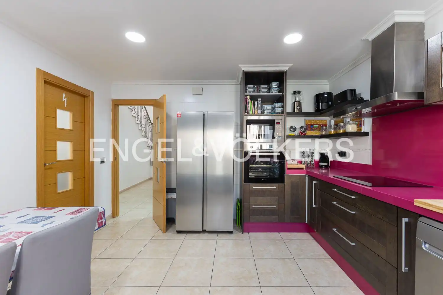 Kitchen of Houses for sale in La Pobla de Vallbona  with Air Conditioner, Heating and Terrace