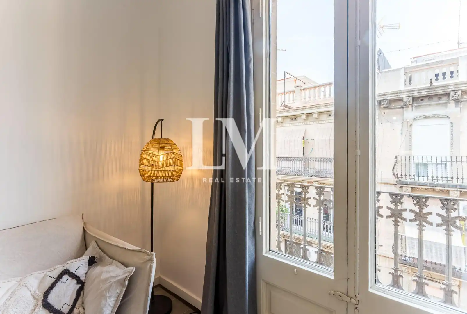 Dormitori de Apartament de lloguer en Barcelona amb Aire condicionat, Calefacció i Moblat
