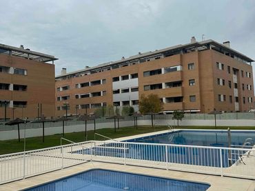 Wohnung mit Pool zum Verkauf in Nuevo Bulevar